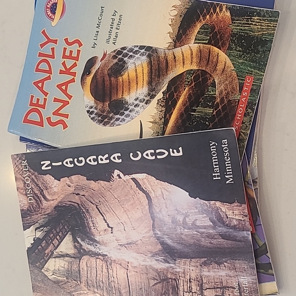 Scholastic Reptile Book Set - Multicolor Book Bundle - Picture 4 of 5